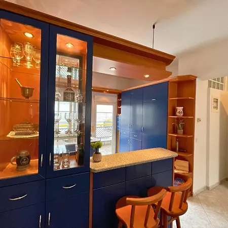 公寓 Entire-floor 2br Penthouse With 2 Huge Balconies & Free Parking