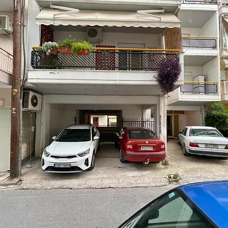 Entire-floor 2br Penthouse With 2 Huge Balconies & Free Parking Apartament