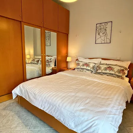 Apartament Entire-floor 2br Penthouse With 2 Huge Balconies & Free Parking