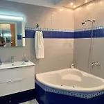 Entire-floor 2br Penthouse With 2 Huge Balconies & Free Parking 테살로니키