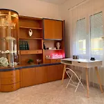 Entire-floor 2br Penthouse With 2 Huge Balconies & Free Parking 아파트 *