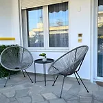 Entire-floor 2br Penthouse With 2 Huge Balconies & Free Parking 아파트 테살로니키
