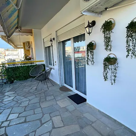 Entire-floor 2br Penthouse With 2 Huge Balconies & Free Parking *