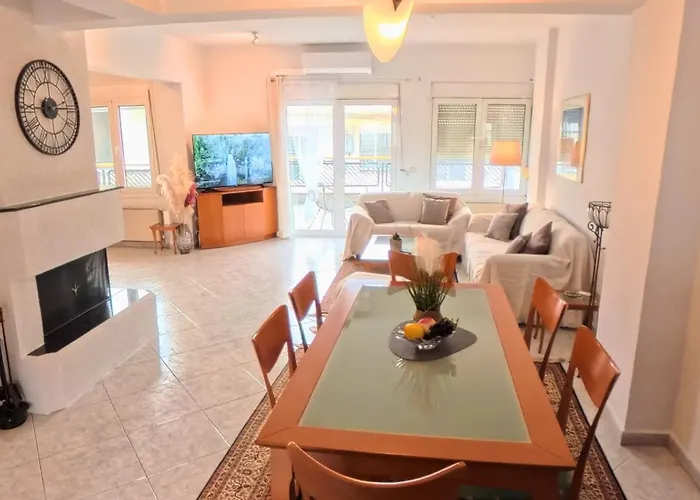 Entire-floor 2br Penthouse With 2 Huge Balconies & Free Parking Apartment Thessaloniki