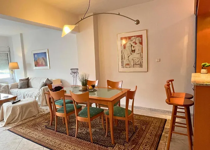Entire-floor 2br Penthouse With 2 Huge Balconies & Free Parking Apartment *