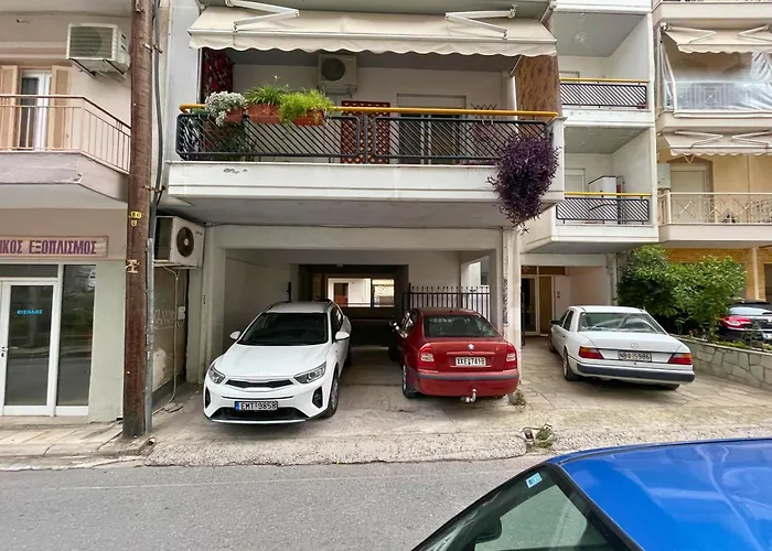 Entire-floor 2br Penthouse With 2 Huge Balconies & Free Parking Apartment