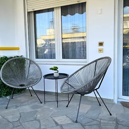 Entire-floor 2br Penthouse With 2 Huge Balconies & Free Parking Apartment Thessaloniki