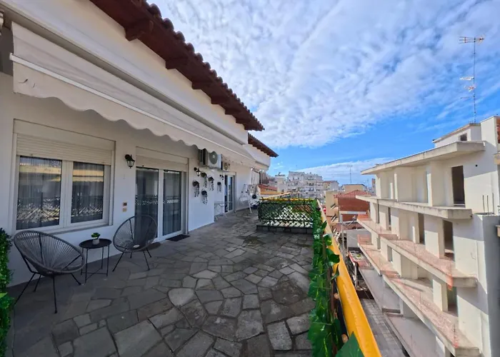 Apartman Entire-floor 2br Penthouse With 2 Huge Balconies & Free Parking Szaloniki