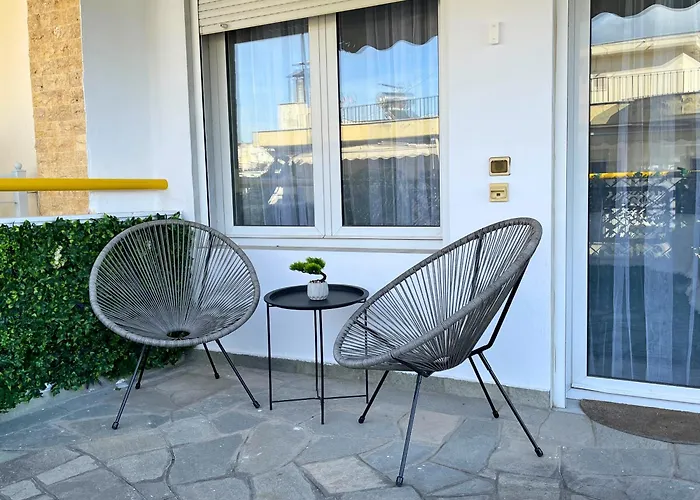 Entire-floor 2br Penthouse With 2 Huge Balconies & Free Parking Apartman Szaloniki
